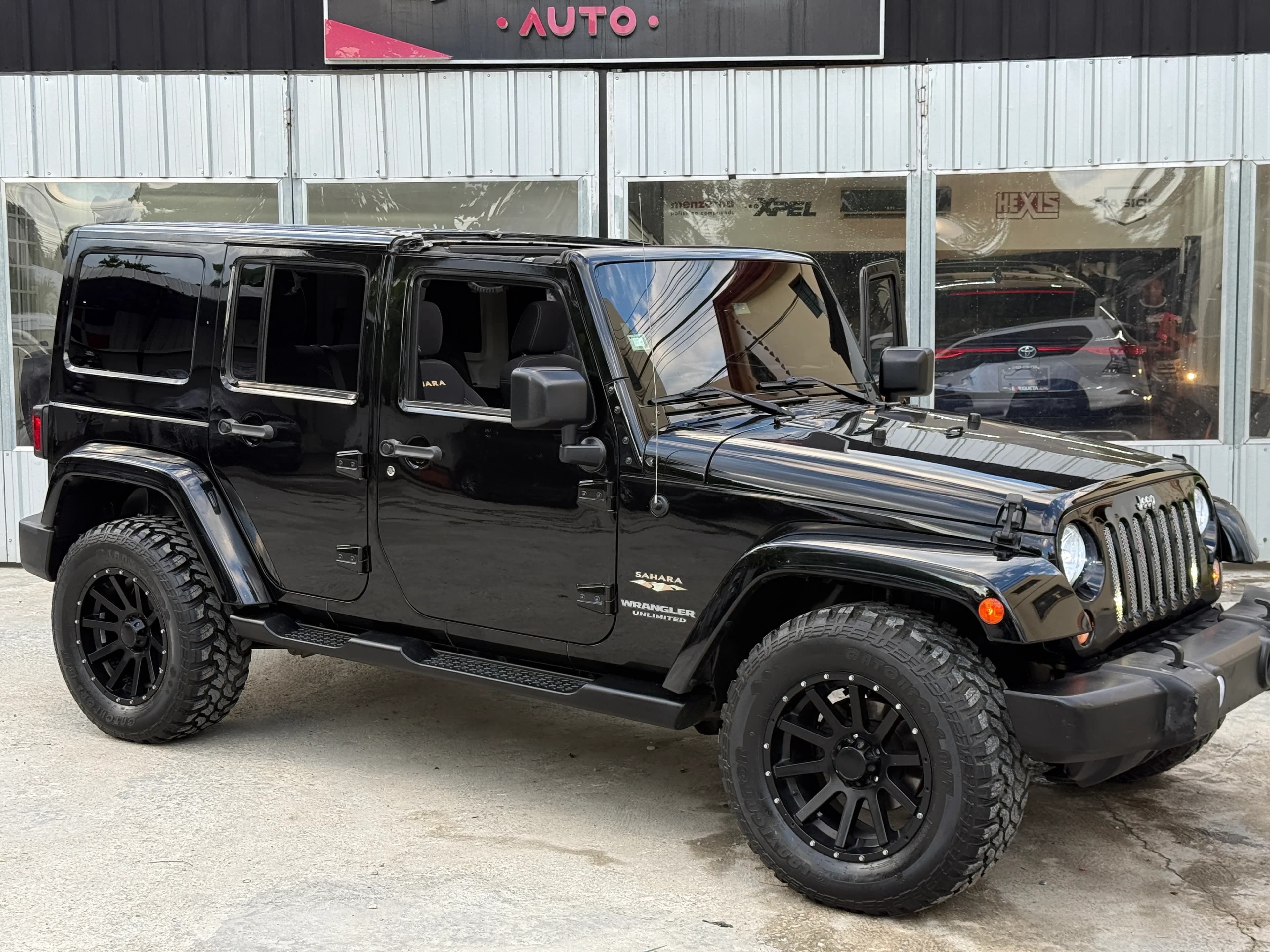 Jeep wrangler unlimited sahara 2015